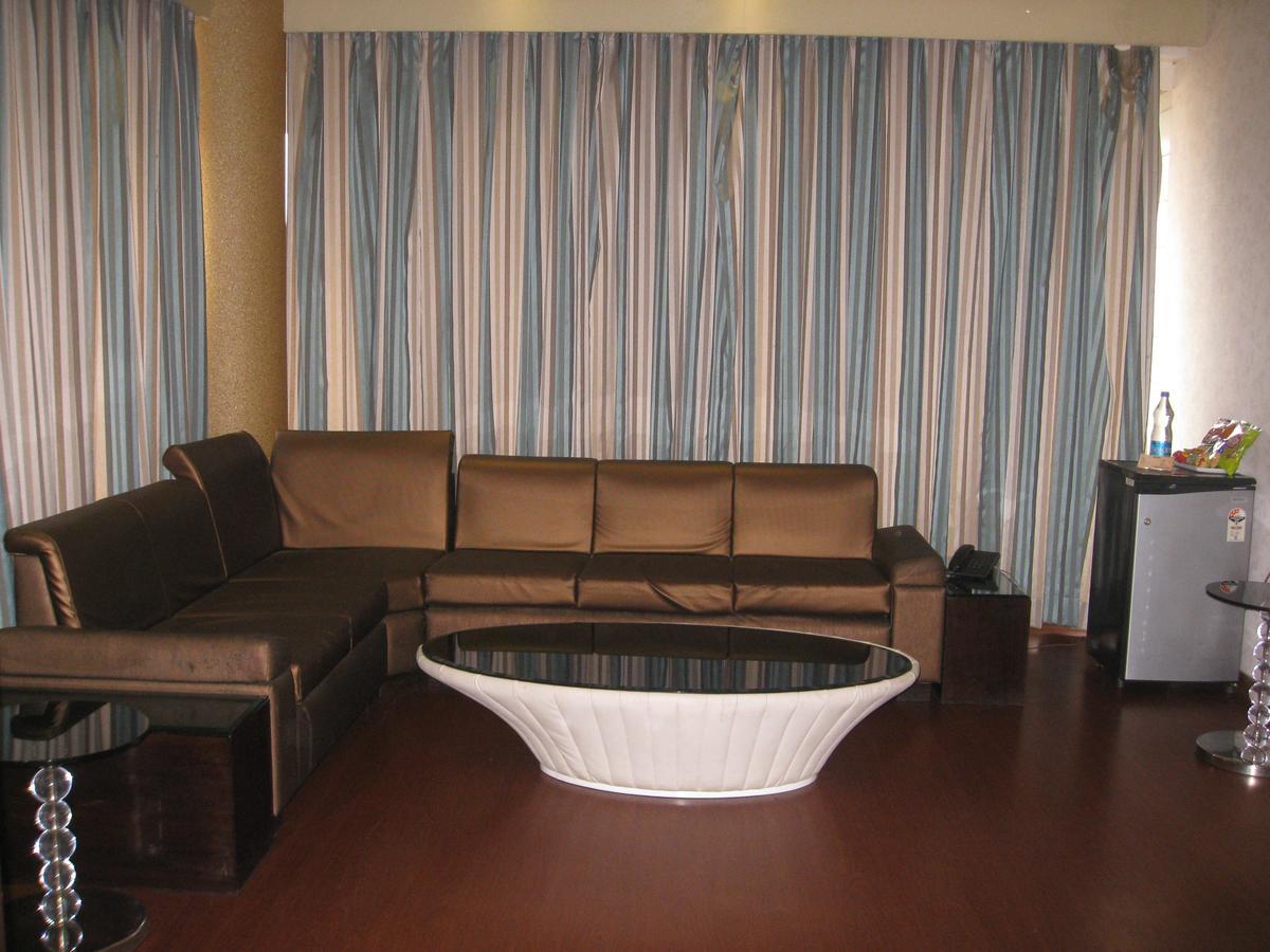 Hotel D'Grand Bareilly Exterior foto